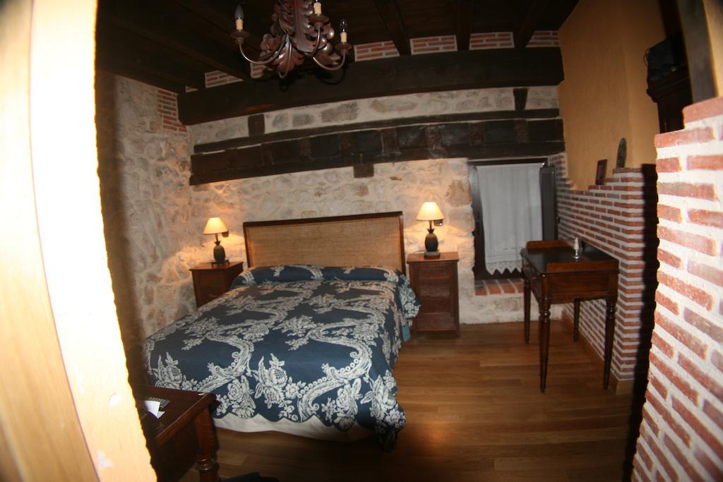 La Sinagoga Guest House Penaranda de Duero Room photo