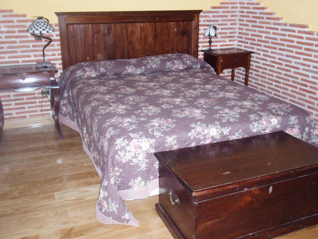 La Sinagoga Guest House Penaranda de Duero Room photo